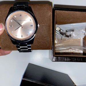 ROSE GOLD MICHAEL KORS WOMENS WATCH WITH BOX *fitted stainless steel wristband*